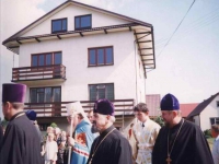 Uroczystość poświęcenia krzyży w 2001 r.